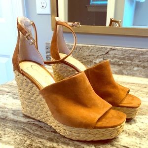 Jessica Simpson Suede camel/brown wedges